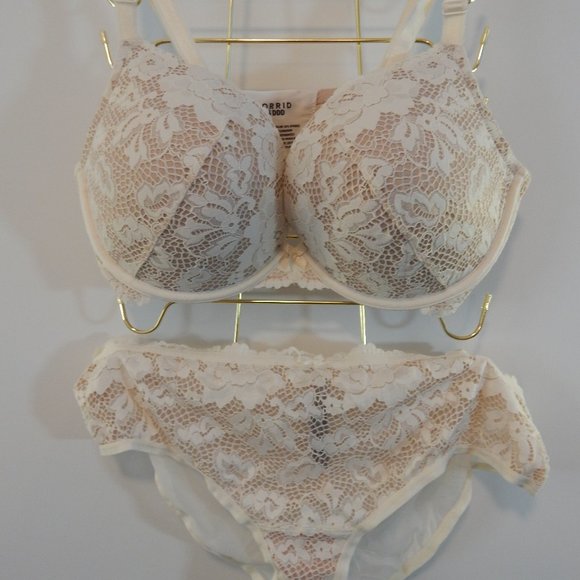Torrid Push Up Plunge Lace Bra Panty Set